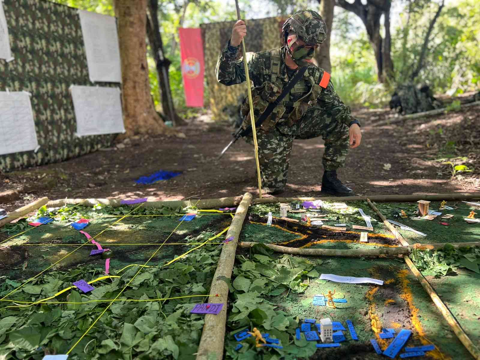 Oficiales del Curso Comando realizan ejercicio prácticos en diferentes unidades