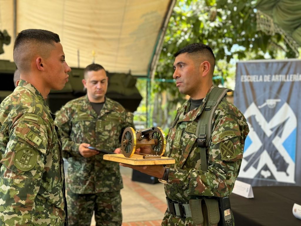 Clausura Curso Básico de Artillería para Dragoneantes